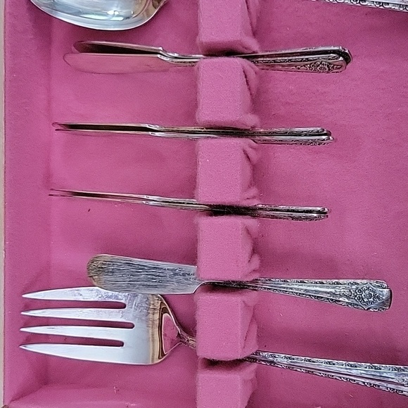 64 piece set (8 services) Rogers Silverplate International Silver comp. - Picture 14 of 17